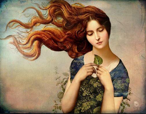 Mujer con una hoja en la mano