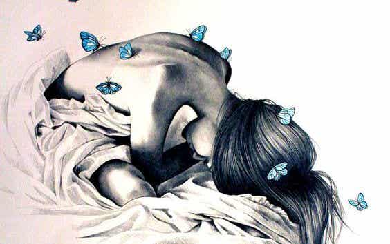 Vrouw met vlinders op haar rug