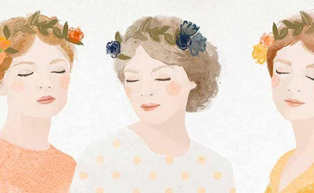 tres mujeres con flores en la cabeza