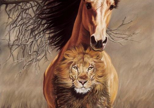 caballo con león tatuado corriendo para ser paciente