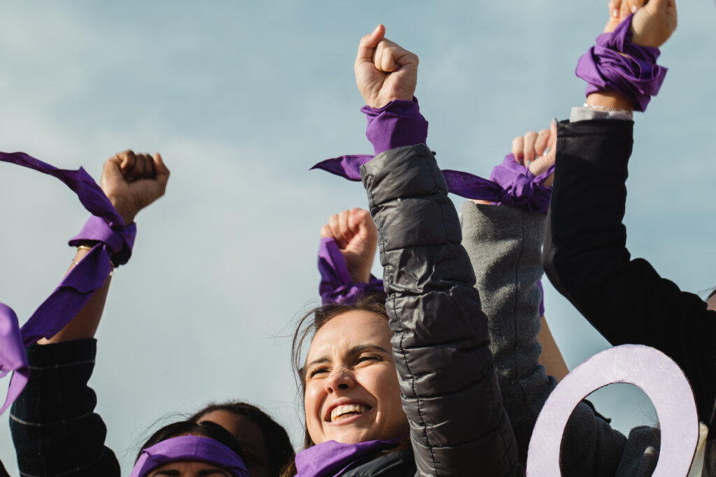 Mujeres manifestándose