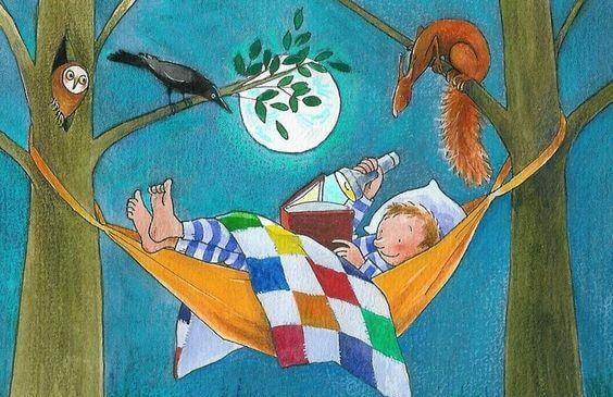 niño leyendo en una hamaca