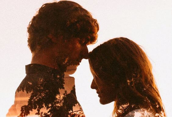 perfil de um casal