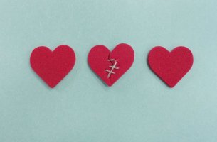 Corazones representando la infidelidad femenina