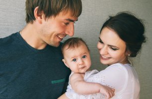 Hijo único en brazos