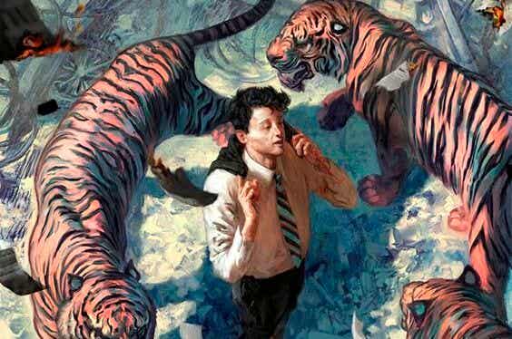 hombre rodeado de tigres evitando soportar el peligro de la vida