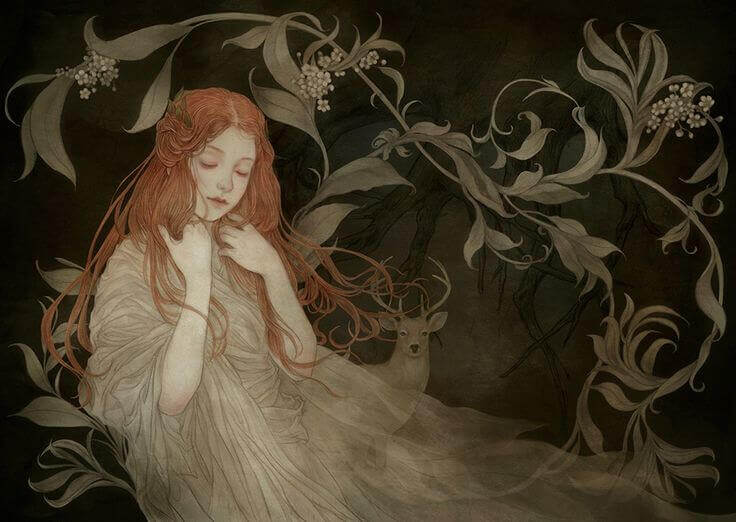 Mujer con los ojos cerrados tocándose el pelo