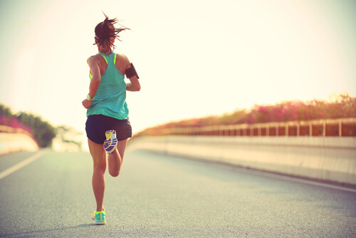 Mujer corriendo