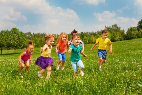 Niños jugando