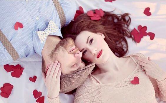 pareja en proceso de idealizar