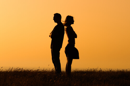 Pareja de espaldas