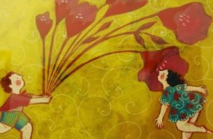 pareja feliz con flores rojas