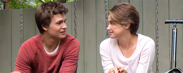 Dos adolescentes mirándose