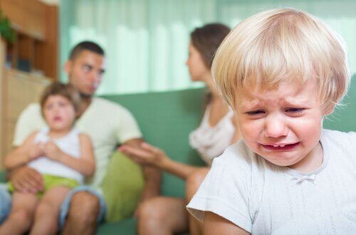 Hijos presenciando pelea de los padres