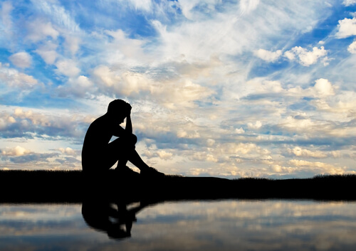 Hombre con personalidad solitaria