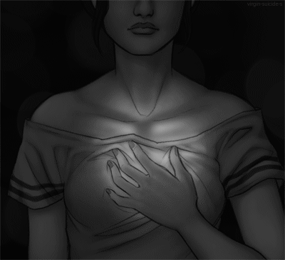 Corazón de una mujer latiendo para representar el amor propio