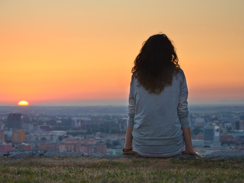 Mujer aceptando lo que siente