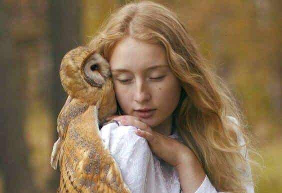 woman with owl sixth sense
