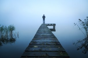 Hombre en el rio