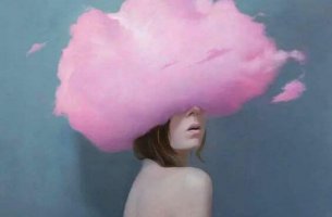 mujer nube cabeza