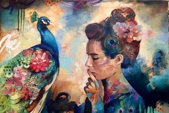 mujer con pavo real pensando en un sueño