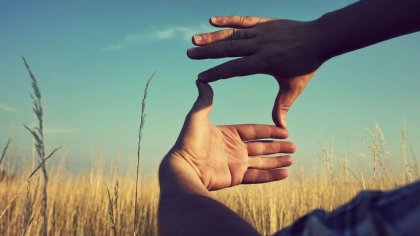 Si eres una persona creativa, enhorabuena: tu cerebro funciona de manera diferente