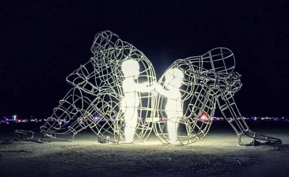 amor-escultura-noche