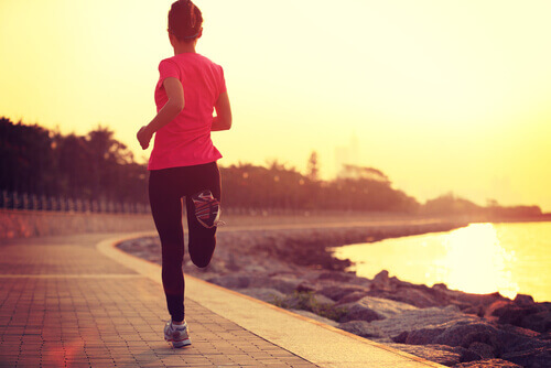 Mujer haciendo deporte