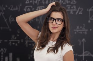 Chica con problemas para aprender matematicas