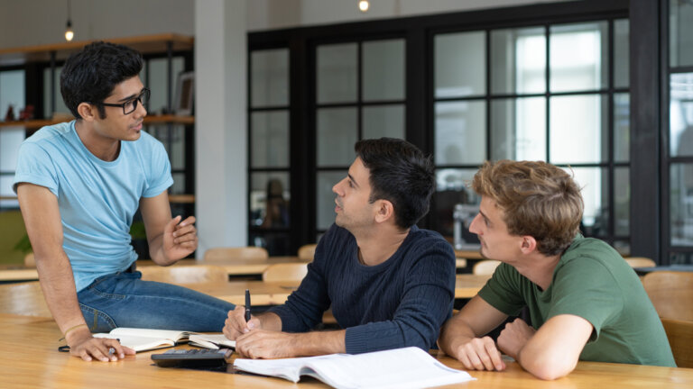 Cómo triunfar en una discusión, según Gandhi