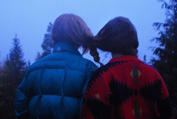 amigas dependientes