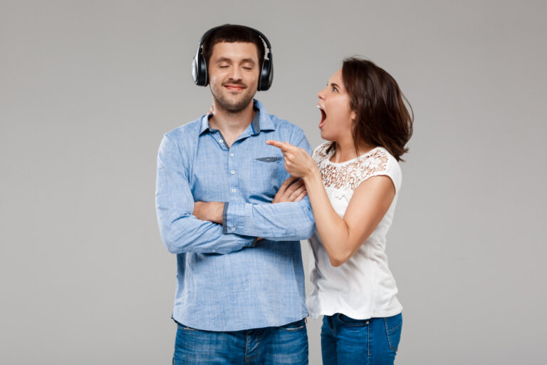 Quien sabe escuchar, te siente aunque no digas nada