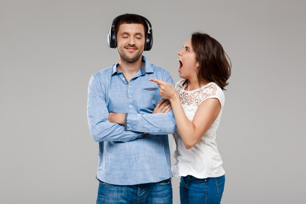 Quien sabe escuchar, te siente aunque no digas nada