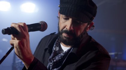 Juan Luis Guerra nos cuenta lo que aprendió de la depresión