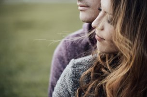 Pareja feliz enamorada