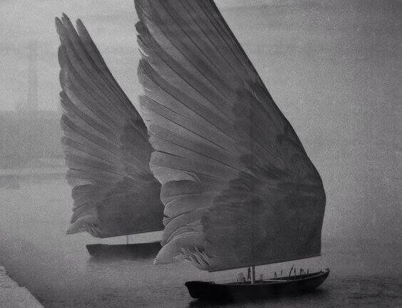 Barco con velas de alas
