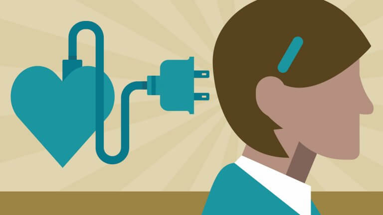 Cuore con spina che collega la mente di un uomo.