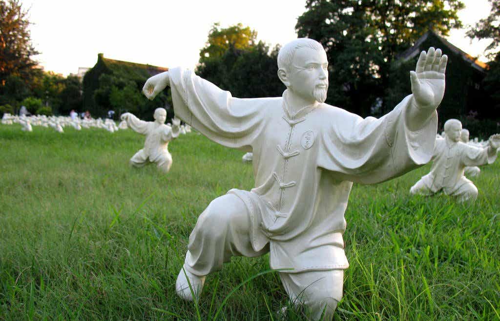 estatua que representa el Tai-Chi