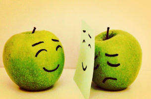manzana alegre frente a manzana triste representando el Efecto Hawthorne