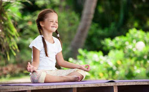 La meditación en la infancia: cultivando desde pequeños nuestro jardín interior