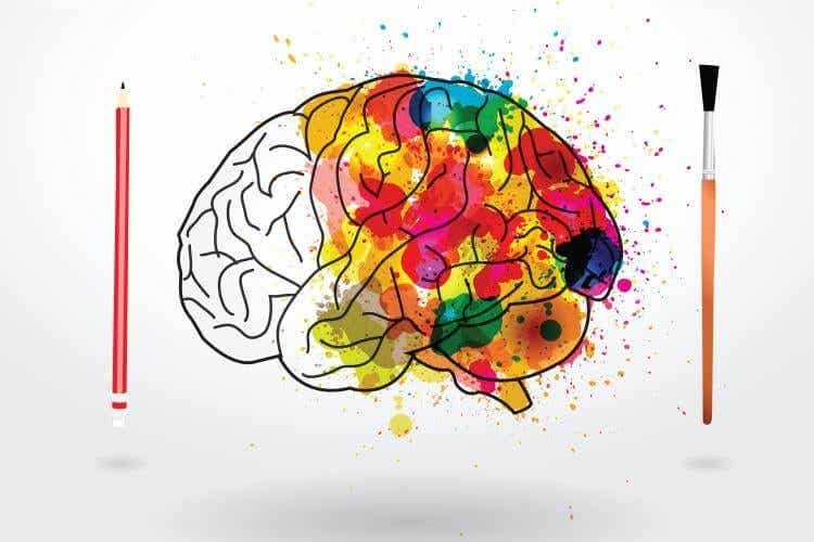 Cerebro pintado de colores representando la psicología del color