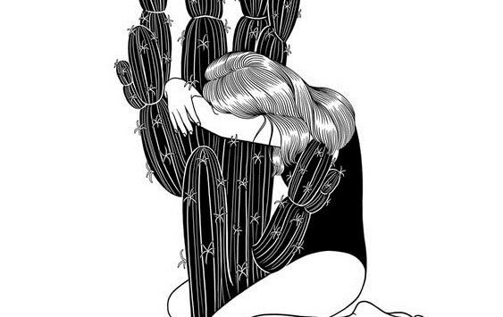 fille étreignant un cactus