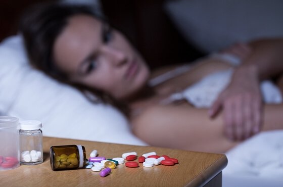 Mujer mirando benzodiazepinas