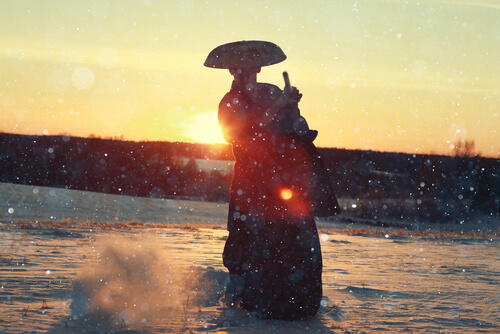samurai al amanecer simbolizando el camino del guerrero