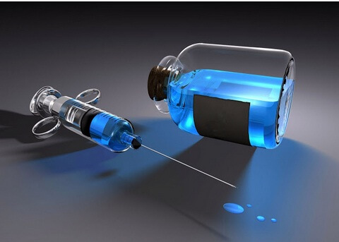 frasco azul con jeringuilla