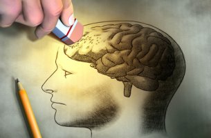Lápiz borrando dibujo del cerebro de una persona