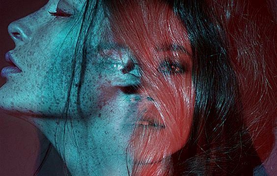 mujer con rostro superpuesto