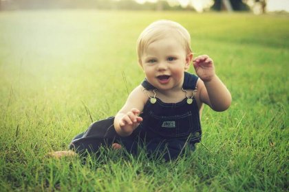 Hitos en la evolución del bebé durante los 7 y 8 meses de vida