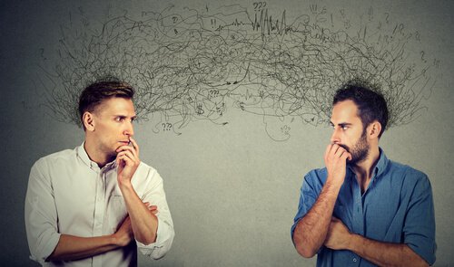 Hombres creando expectativas uno del otro