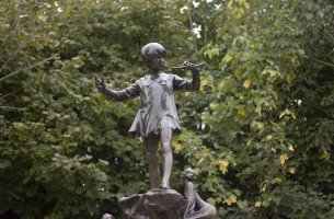 Estatua de peter pan